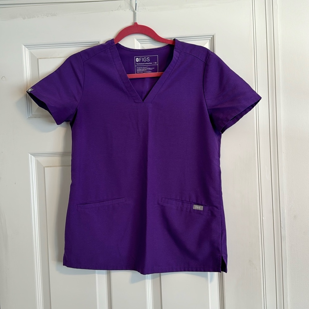 Figs Ultra violet scrub top xs